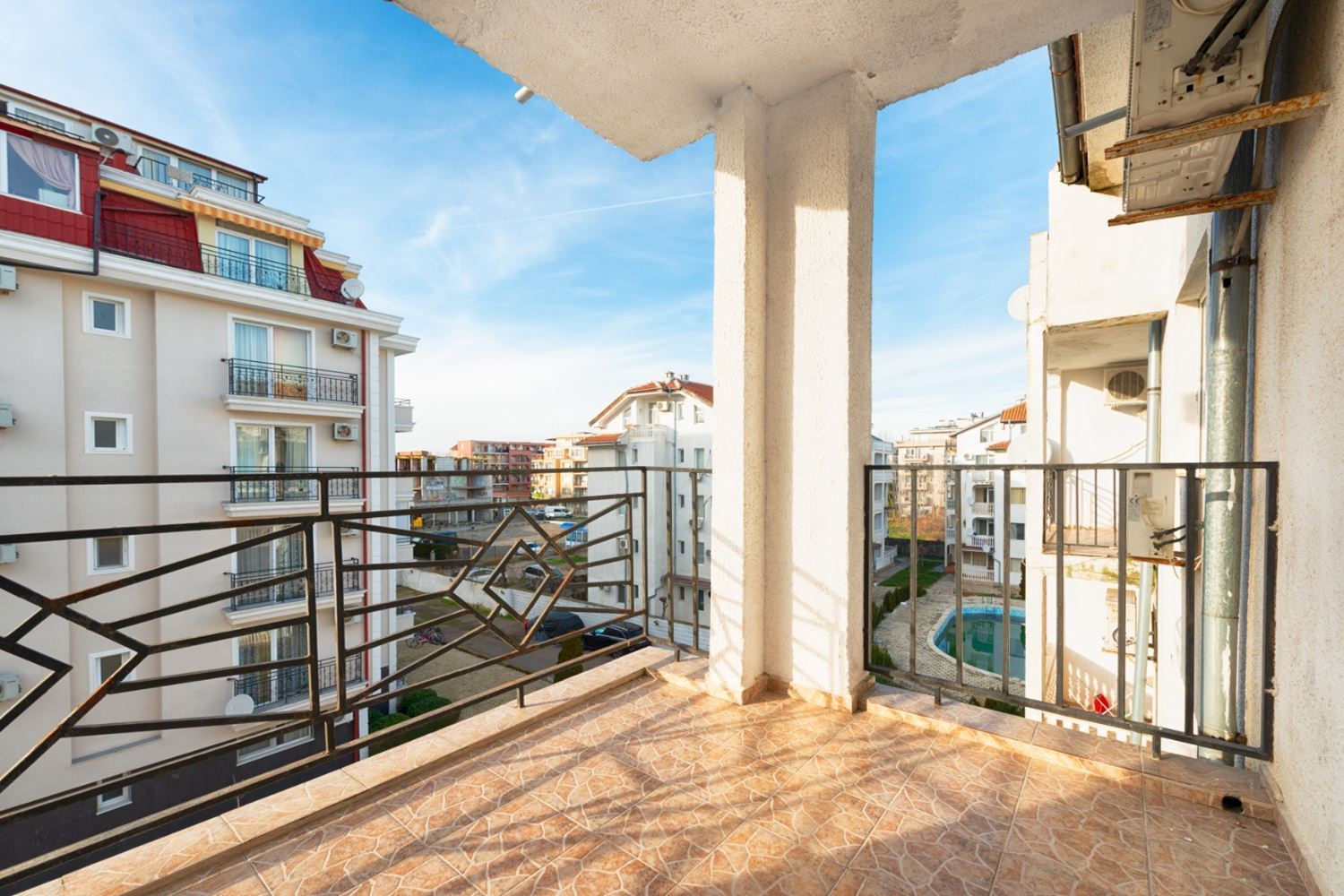 Stilvoll renovierte 3-Zimmer-Wohnung in einer gepflegten Anlage in Sonnenstrand – Komfort, Ruhe und ausgezeichnete Lage