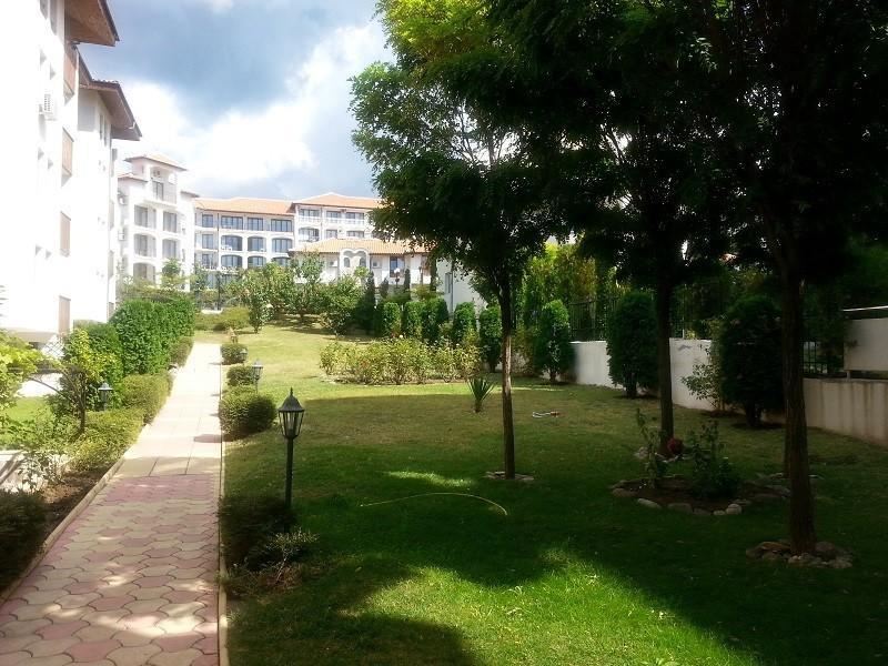 Geräumige Zweizimmerwohnung mit Meerblick nur eine Minute vom Strand entfernt in Sveti Vlas