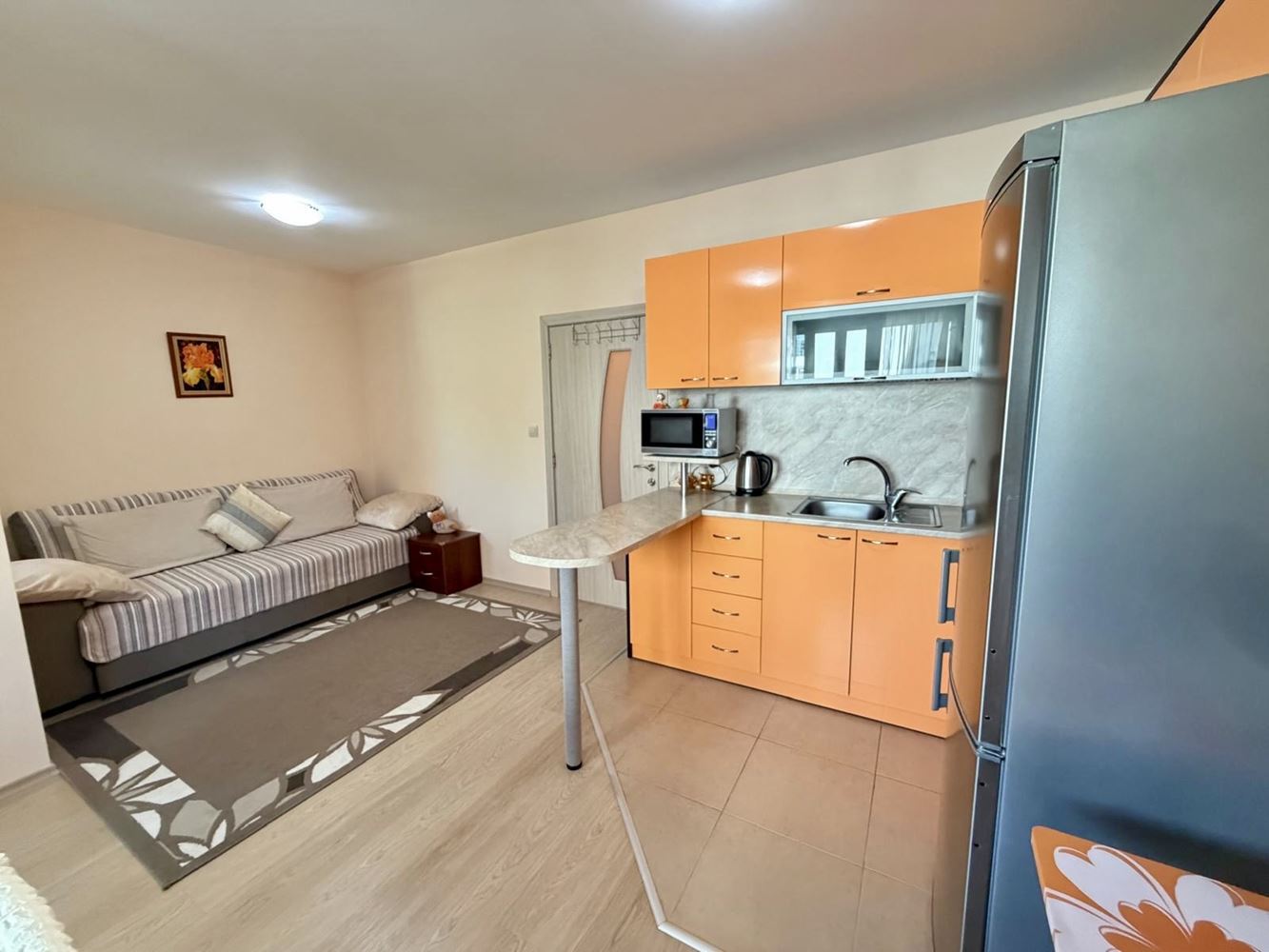 Sarafovo – Geräumige Zweizimmerwohnung mit Act 16, minimaler Instandhaltungsgebühr und kompletter Möblierung