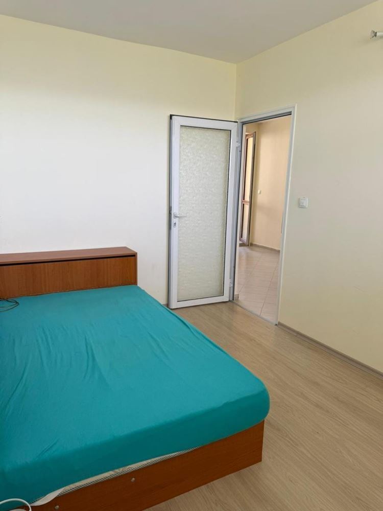 Geräumige Drei-Zimmer-Wohnung mit Meerblick, 500 m vom Strand entfernt in Chernomorets