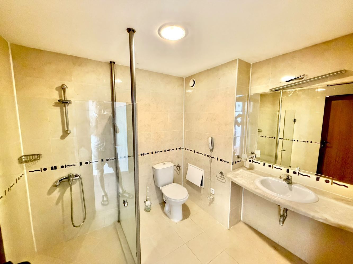 2-Zimmer-Wohnung mit Panoramablick auf das Meer in erster Meereslinie in Sveti Vlas