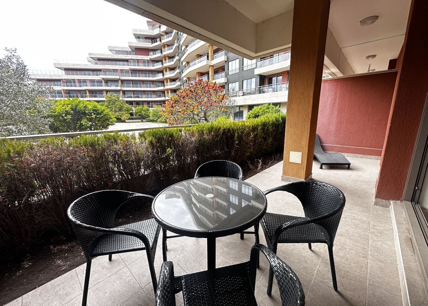 Geräumige Zweizimmerwohnung in einer luxuriösen und beeindruckenden Anlage in Sonnenstrand