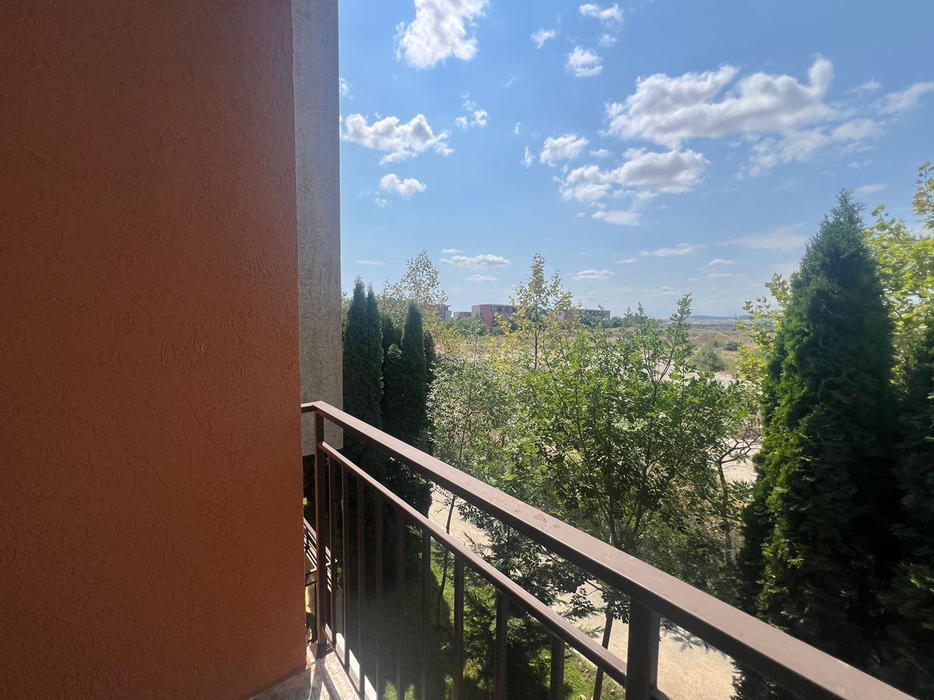 Kompakte Zweizimmerwohnung in einer grünen und ruhigen Anlage in Sonnenstrand