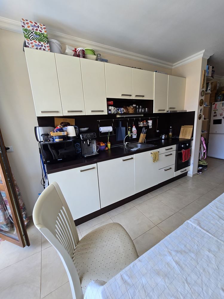 2-Zimmer-Wohnung in Sveti Vlas mit direktem Zugang zum Pool – ein ruhiger Ort zum Wohnen und Erholen
