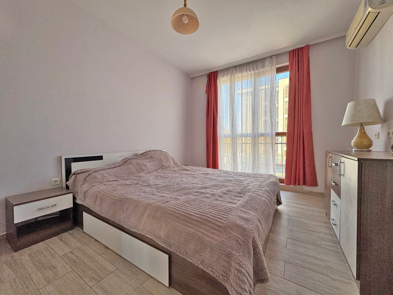 3-Zimmer-Wohnung mit Parkblick in Sonnenstrand – Komfort und hervorragende Annehmlichkeiten