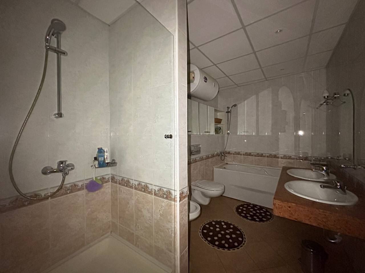 Geräumige Wohnung mit Meerblick in erster Meereslinie in Pomorie – Ferienimmobilie mit dem Gefühl eines luxuriösen Resorts