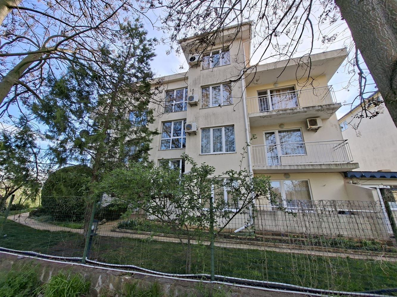 Zweizimmerwohnung 300 Meter vom Meer in Ravda – ausgezeichnete Investition und Komfort für die ganze Familie