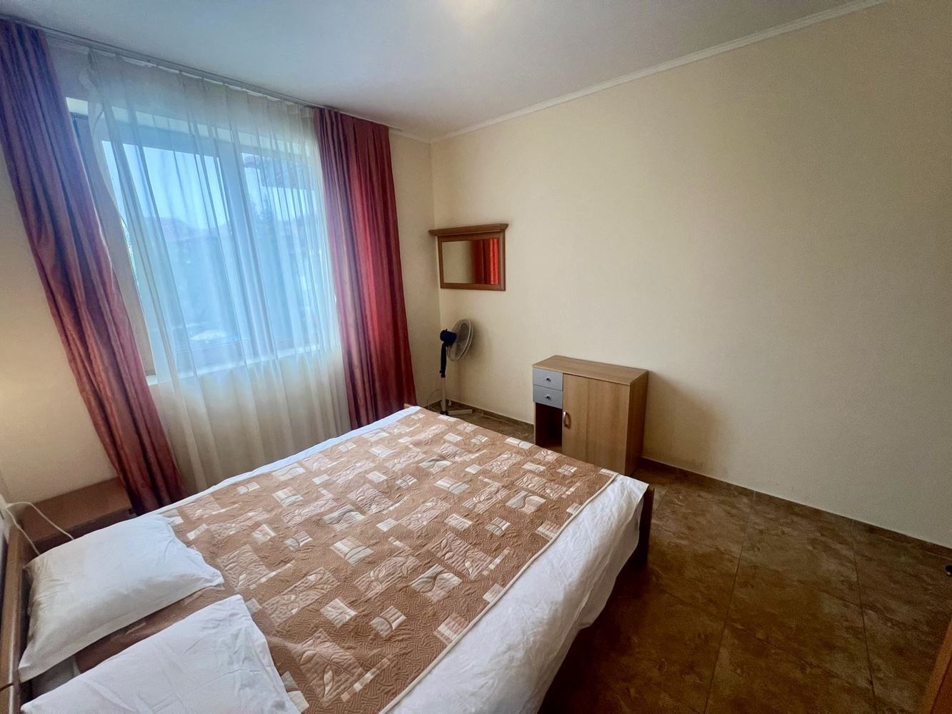 Geräumige Drei-Zimmer-Wohnung mit Poolblick in einer prestigeträchtigen Anlage in Nessebar