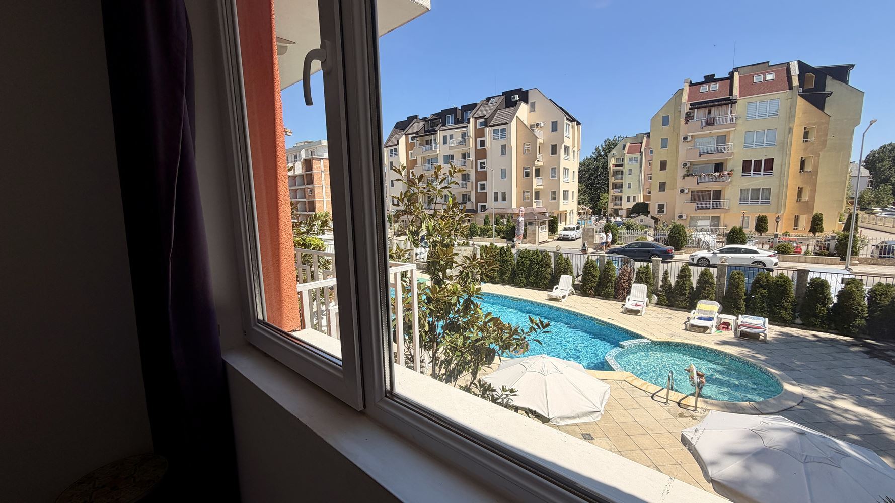 Gemütliche Wohnung mit einem Schlafzimmer und Poolblick in einer ruhigen Gegend von Sonnenstrand