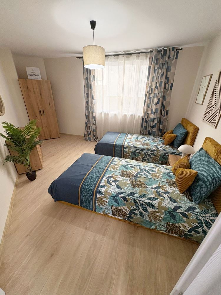 Zwei unabhängige Wohneinheiten mit Meerblick im Zentrum von Sveti Vlas – Designer-Interieur und eigener Parkplatz