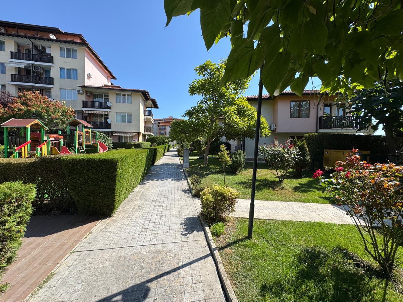 Geräumiges Studio mit Meerblick und separatem Schlafbereich in Aheloy
