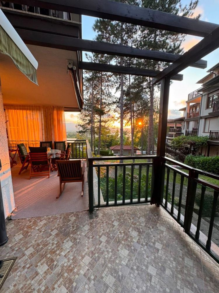Drei-Zimmer-Wohnung mit Meerblick zwischen Pinien – Luxus und Ruhe in erster Meereslinie in Sozopol