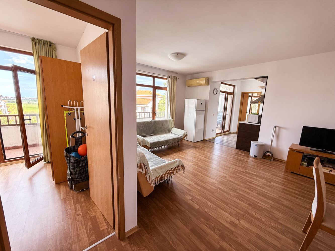 Großzügige 3-Zimmer-Wohnung mit teilweisem Meerblick in Aheloy
