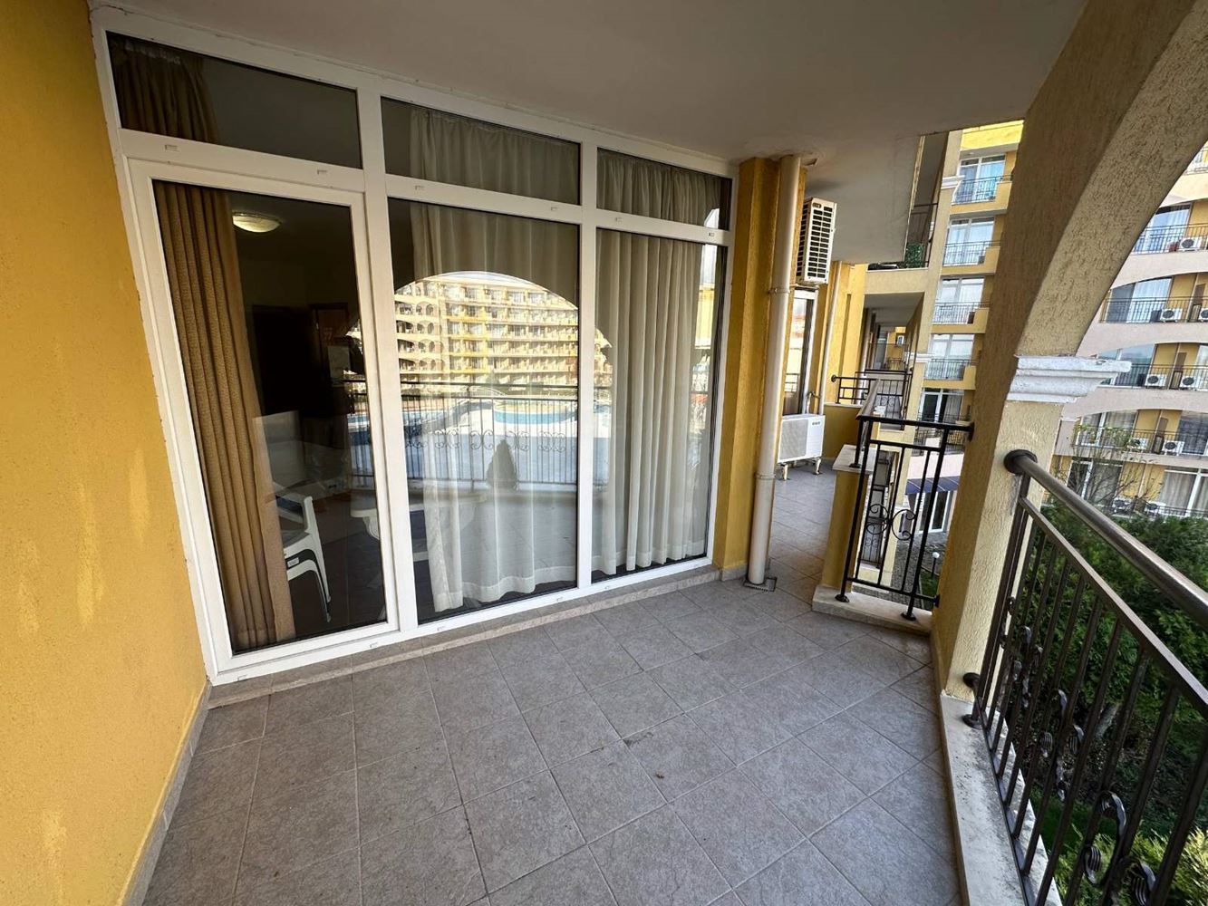 Luxus am Meer in erster Reihe – geräumiges Apartment mit zwei Schlafzimmern und Meerblick in Aheloy