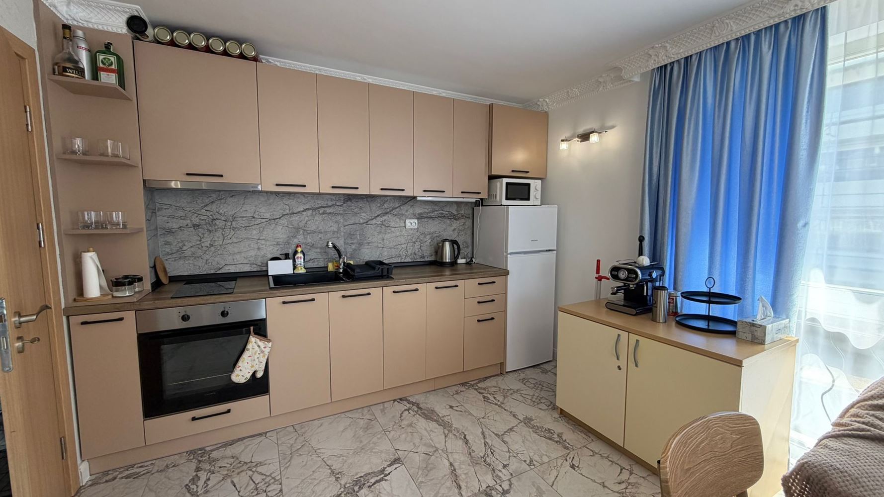 Geräumige Zwei-Zimmer-Wohnung 300 m vom Meer in Sunny Beach – Komfort, Sicherheit und hervorragende Investition