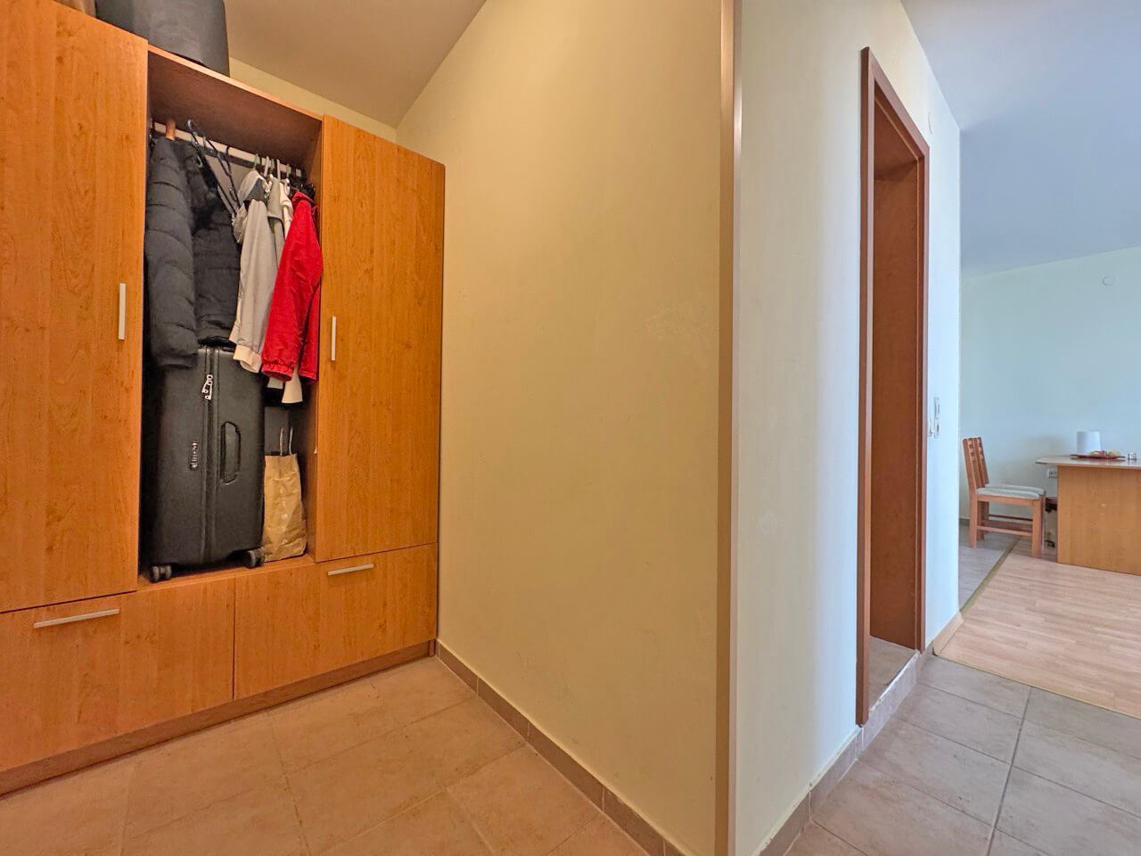 Geräumige Ein-Zimmer-Wohnung mit Poolblick in Sonnenstrand