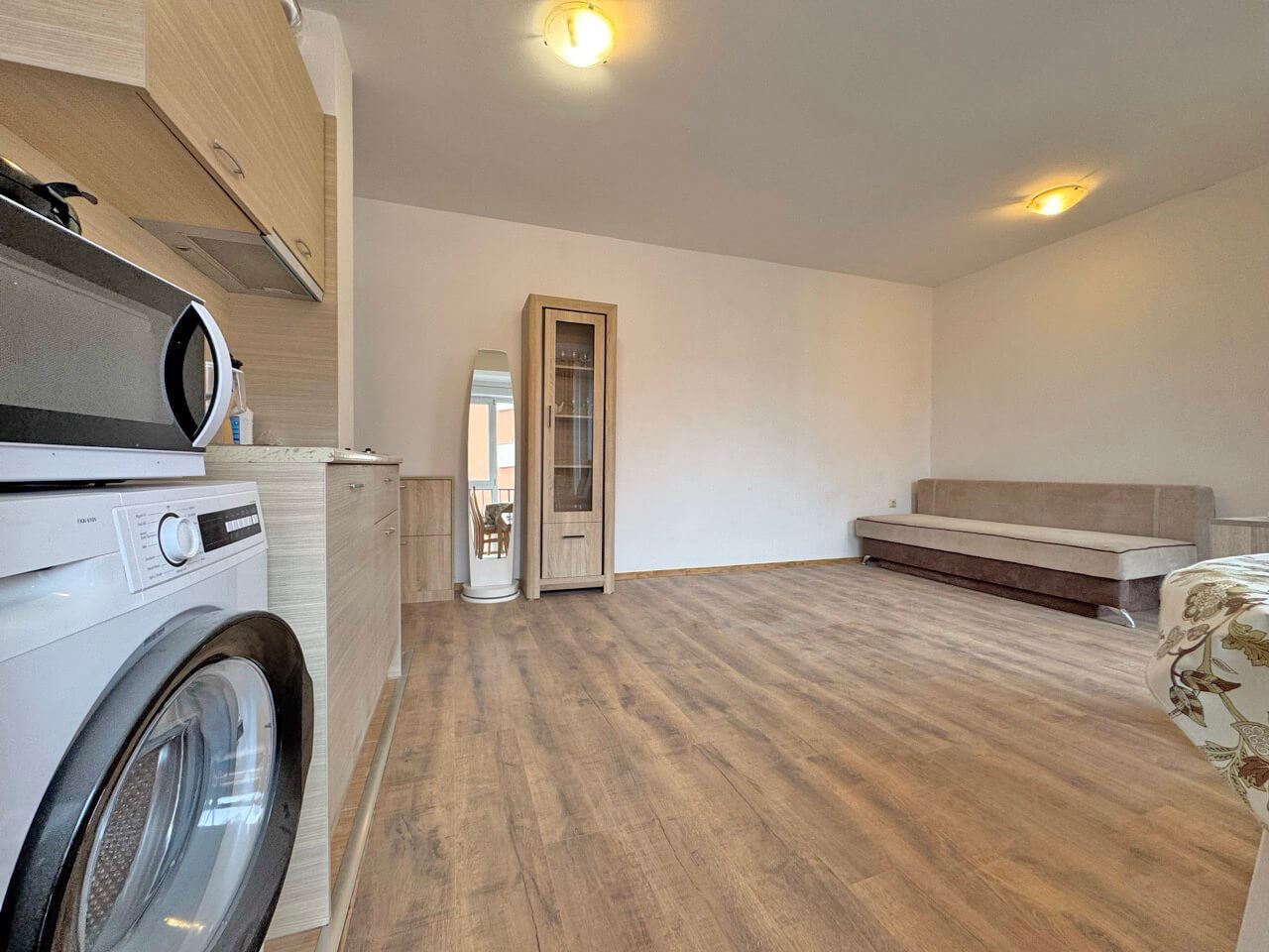 Ein-Zimmer-Wohnung mit Poolblick in einem prestigeträchtigen Komplex in Sunny Beach