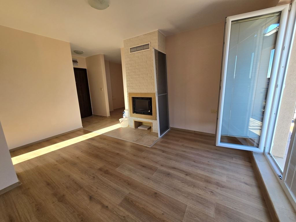 Neue Wohnung mit einem Schlafzimmer in Pomorie – renoviert, bereit zur Möblierung, mit geräumigem Balkon und Grill