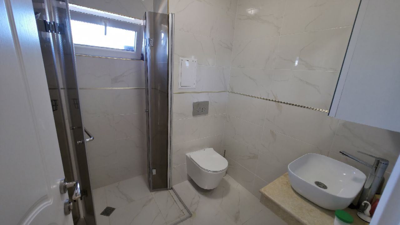 Drei-Zimmer-Wohnung mit zwei Schlafzimmern und großer Panoramaterrasse in einer stilvollen Wohnanlage in Sonnenstrand
