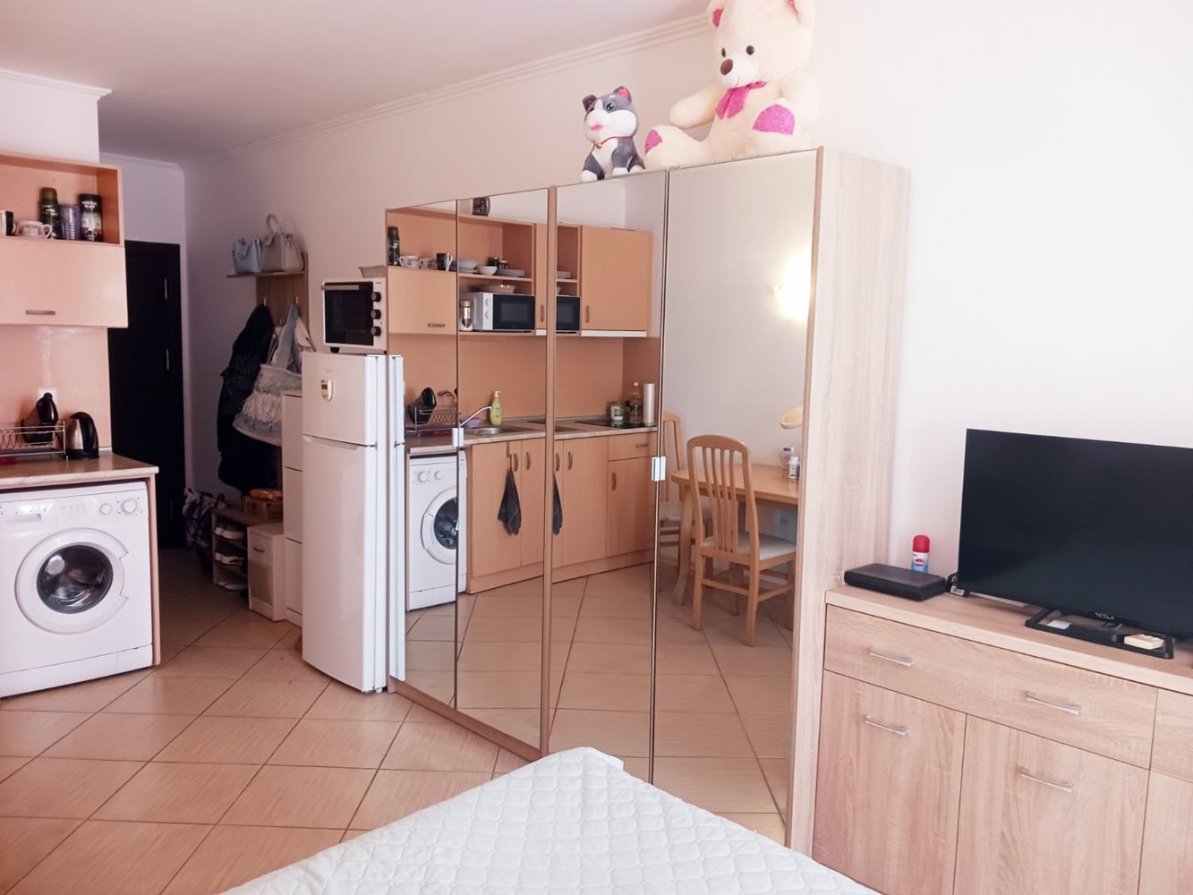 Studio mit Südausrichtung und Poolblick in Sonnenstrand – Gemütlichkeit, Grün und Komfort das ganze Jahr über
