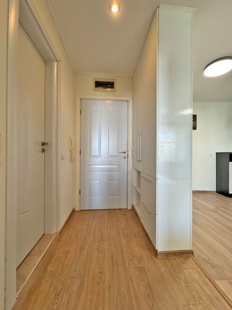 Zwei-Zimmer-Wohnung in einem Luxuskomplex in erster Meereslinie in Sveti Vlas