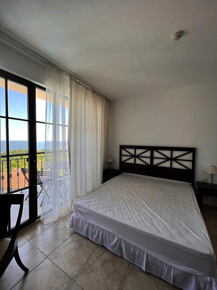 Wunderschöne Zweizimmerwohnung mit Meerblick in einer luxuriösen Anlage direkt am Strand in Obzor