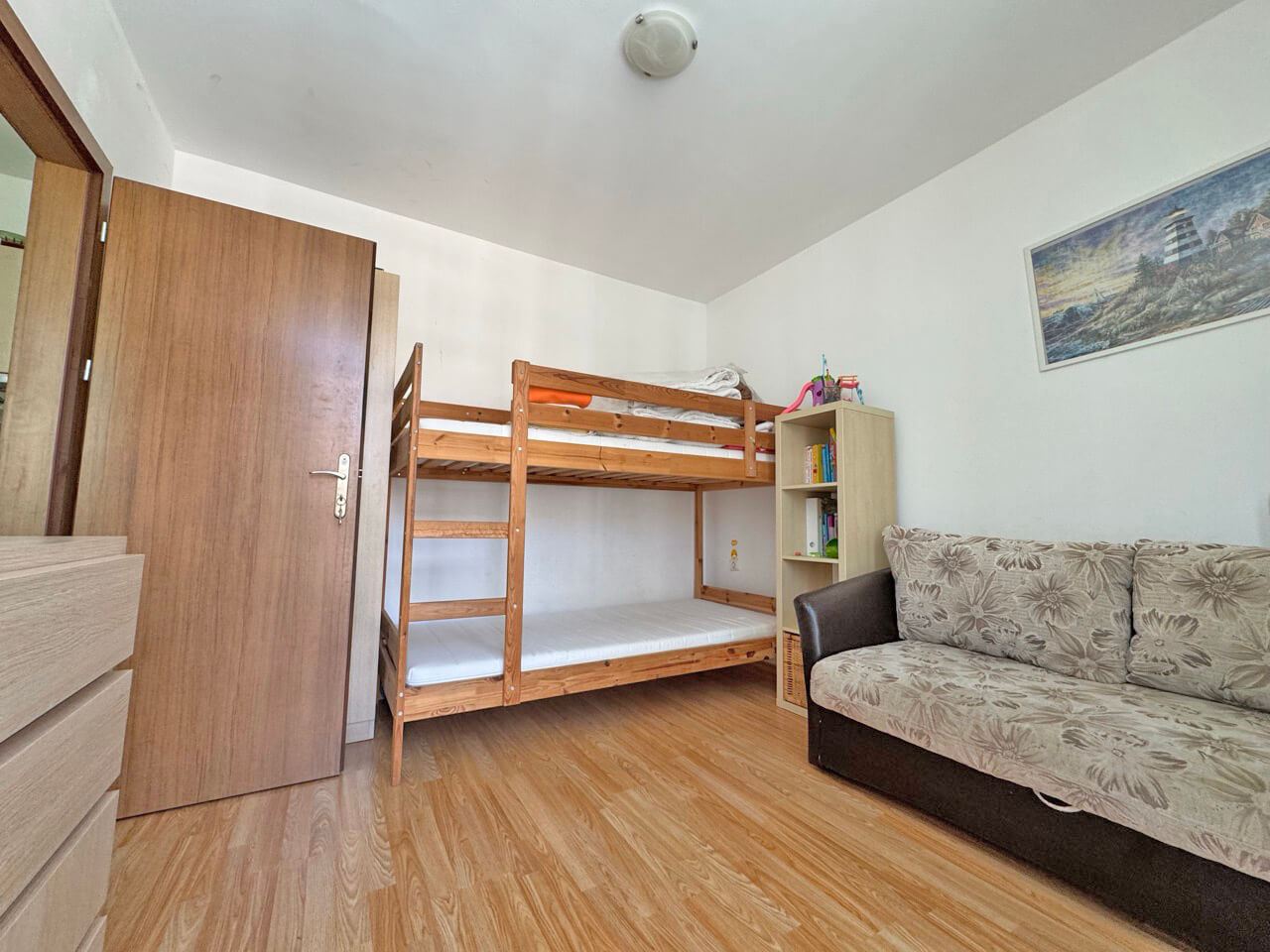 Helle Wohnung mit einem Schlafzimmer und Poolblick in einer hervorragend gepflegten Anlage in Sonnenstrand