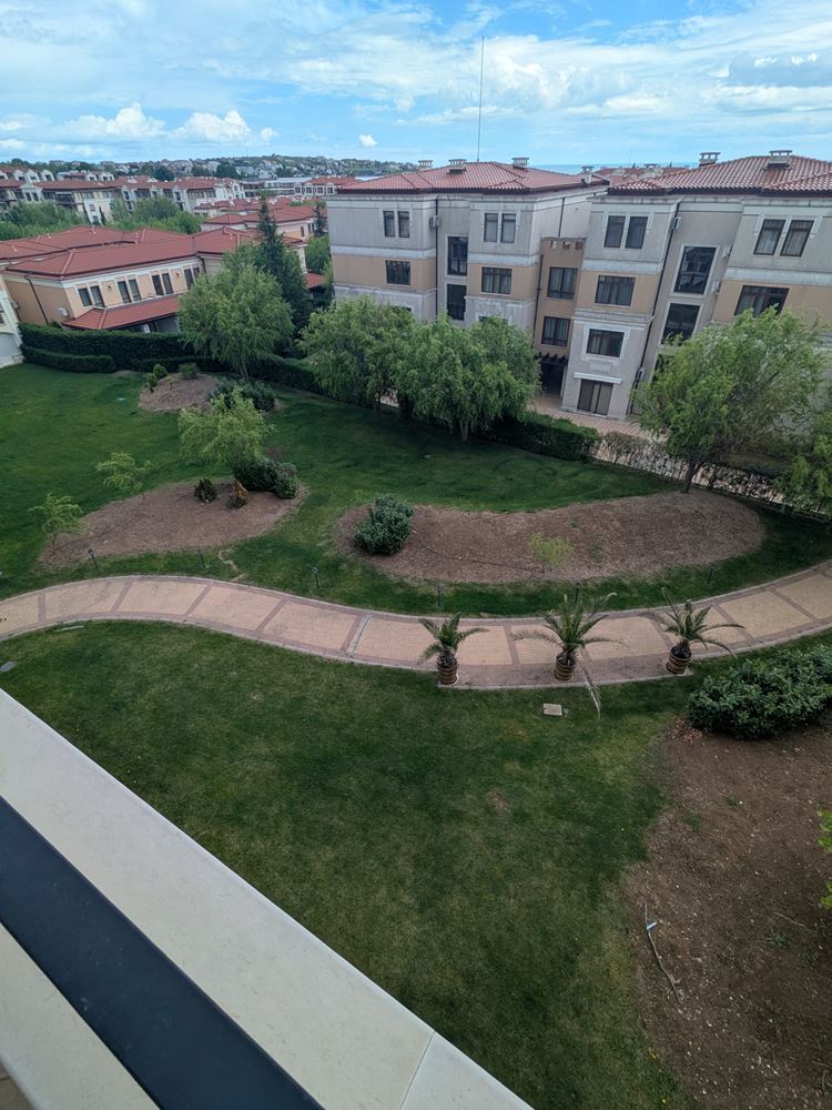 2-Zimmer-Wohnung mit teilweisem Meerblick in einem luxuriösen Komplex mit eigener Infrastruktur in Sozopol