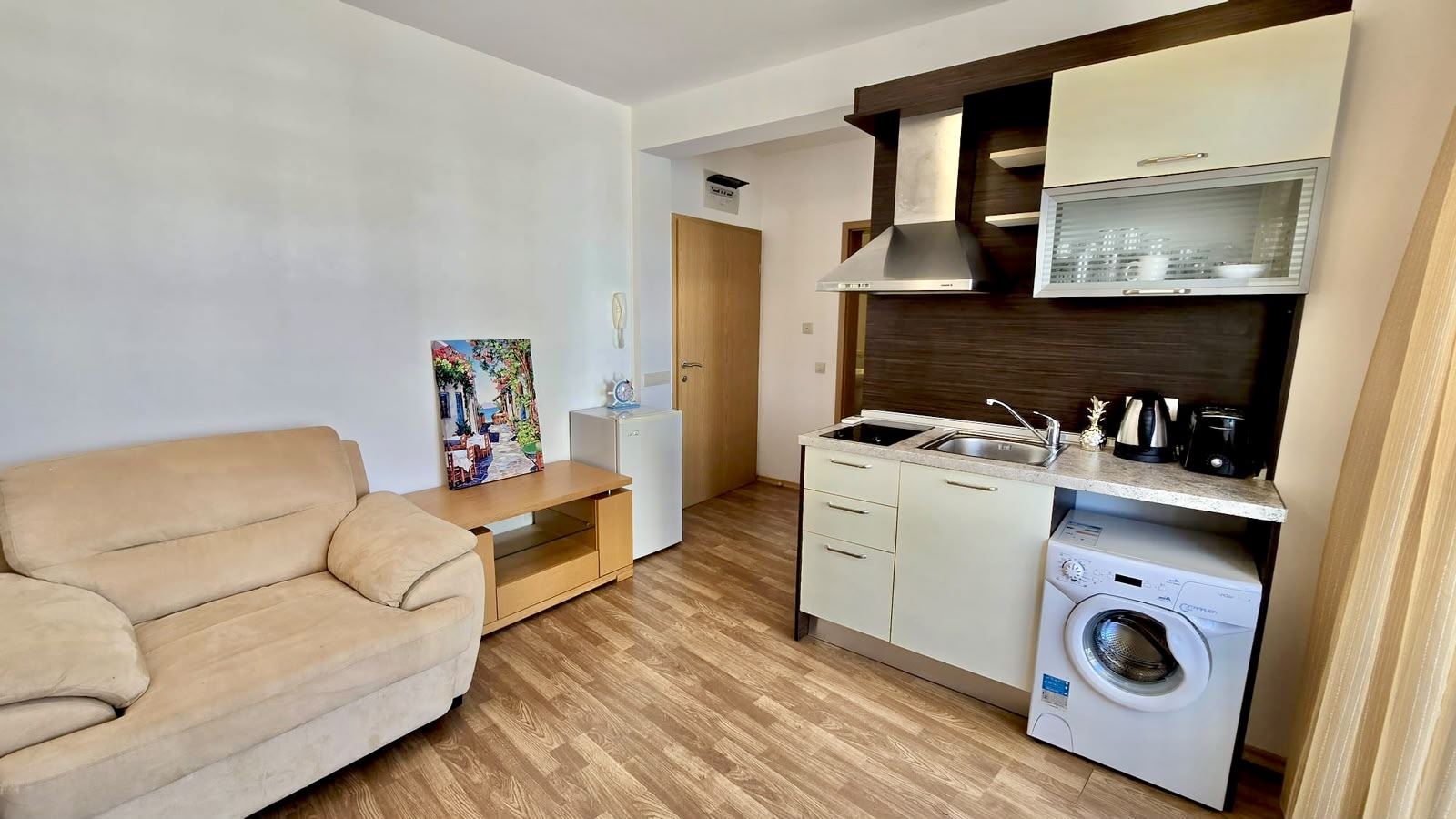 Attraktive 2-Zimmer-Wohnung mit Poolblick in Aheloy
