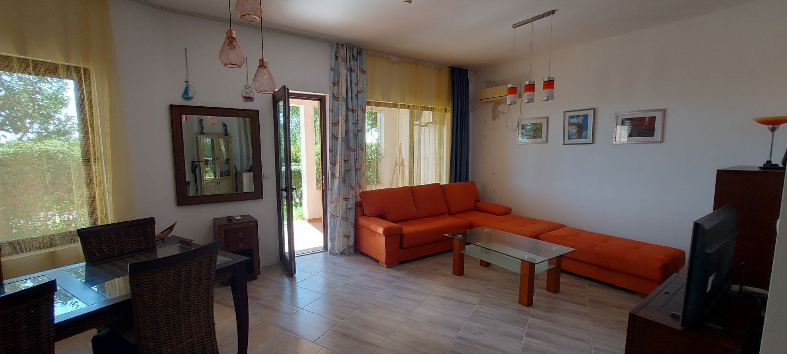 Erste Meereslinie in Aheloy – Wohnung mit einem Schlafzimmer, Panoramablick auf das Meer, eigenem Garten und hervorragenden Annehmlichkeiten