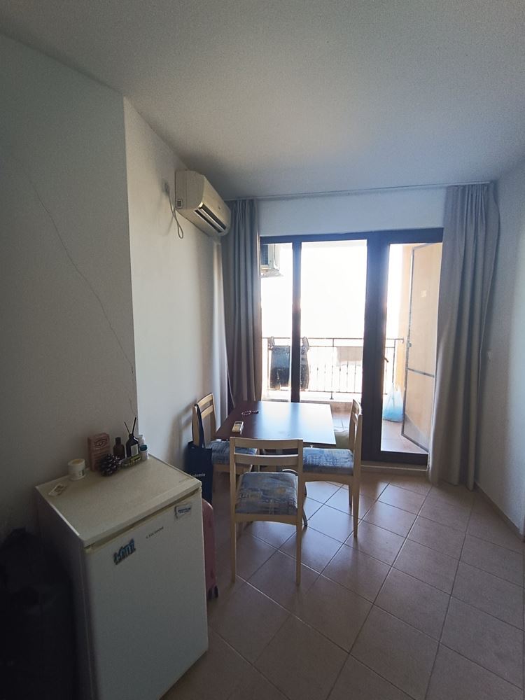 Wohnung in erster Meereslinie mit Panoramablick und vollständiger Ausstattung – Aheloy