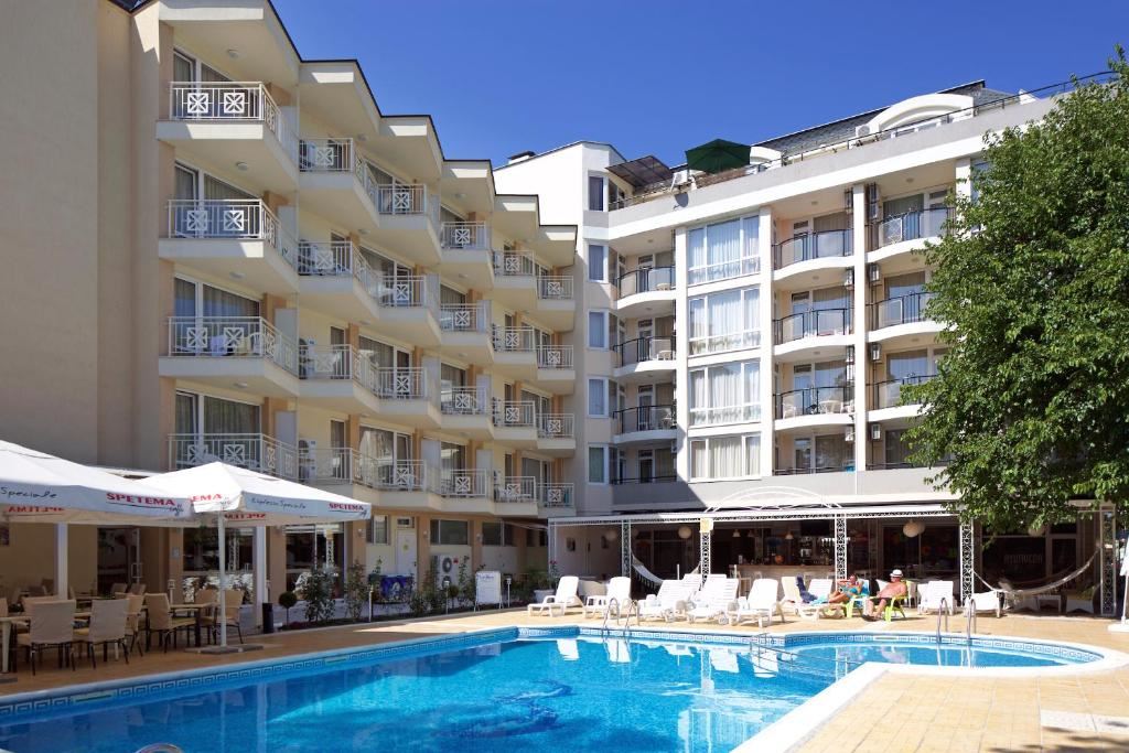 Drei-Zimmer-Wohnung nur 300 Meter vom Strand im Zentrum von Sonnenstrand