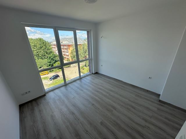 Nagelneue schlüsselfertige 3-Zimmer-Wohnung mit Dachterrasse