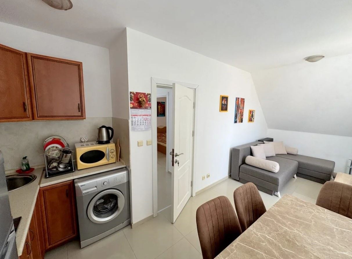 Wohnung mit einem Schlafzimmer in Ravda – vollständig möbliert, in einem Wohngebäude und 500 Meter vom Meer entfernt