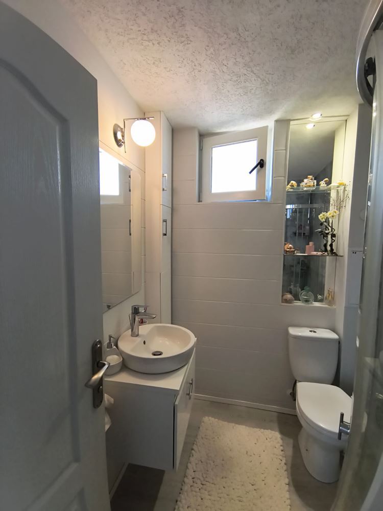 Renovierte Zwei-Schlafzimmer-Wohnung mit Panoramablick in einer modernen Anlage nahe Sonnenstrand