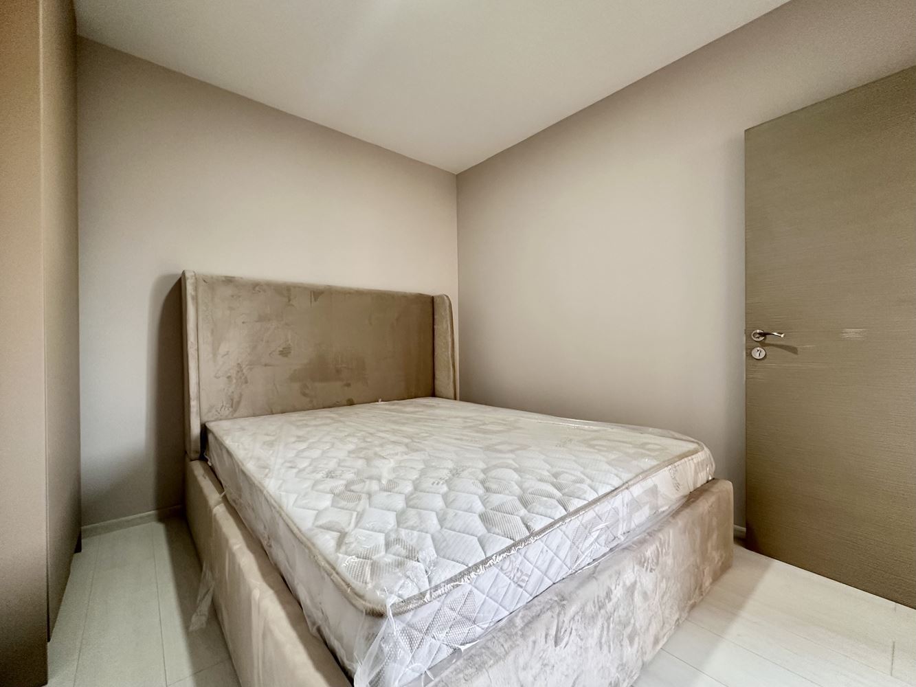 Gemütliche Ein-Zimmer-Wohnung mit Pool- und Grünblick in Sonnenstrand – bezugsfertig