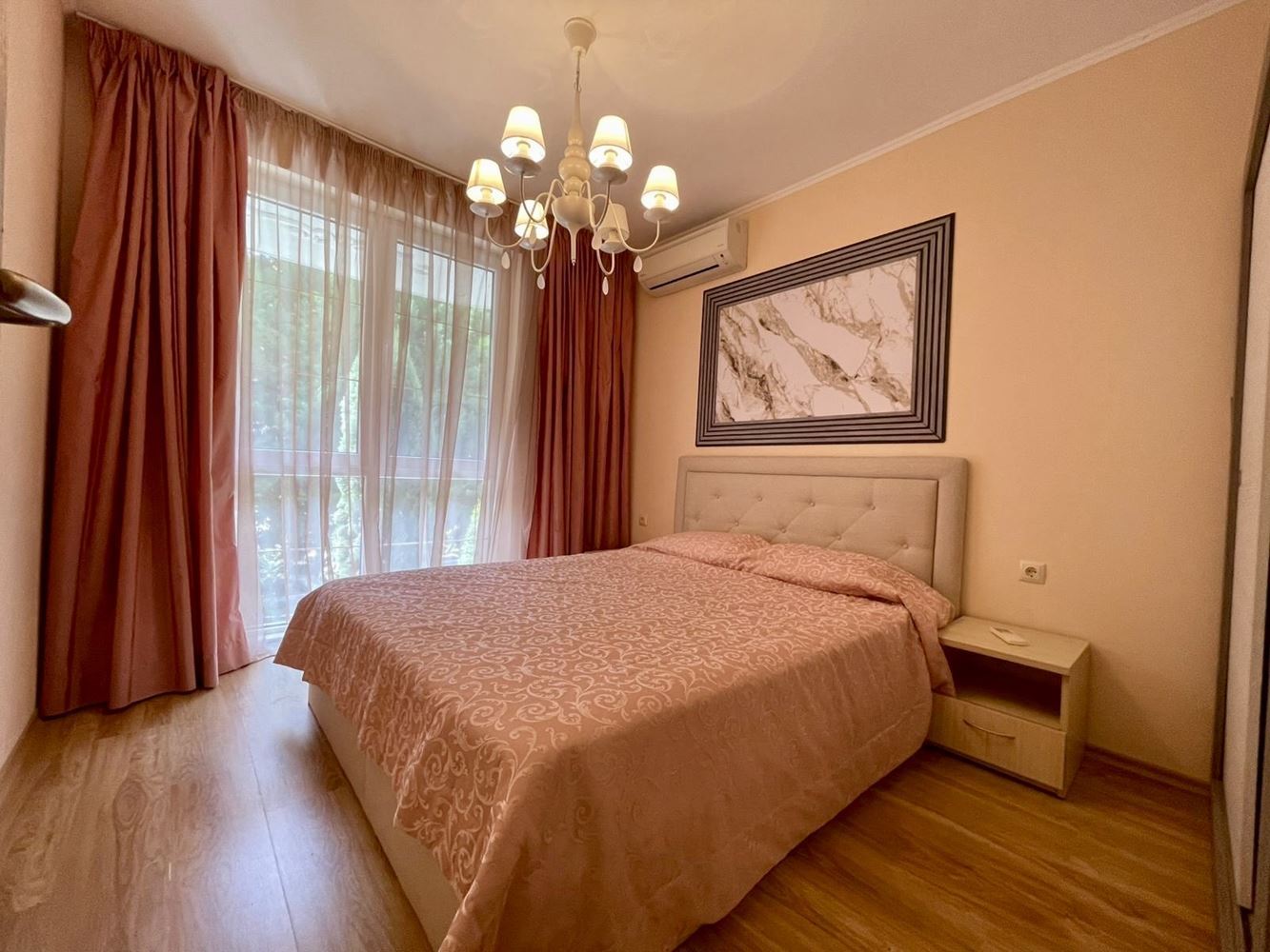 Luxuriöses Maisonette-Apartment mit Garten in Elite-Komplex – Komfort und Entspannung in Meeresnähe