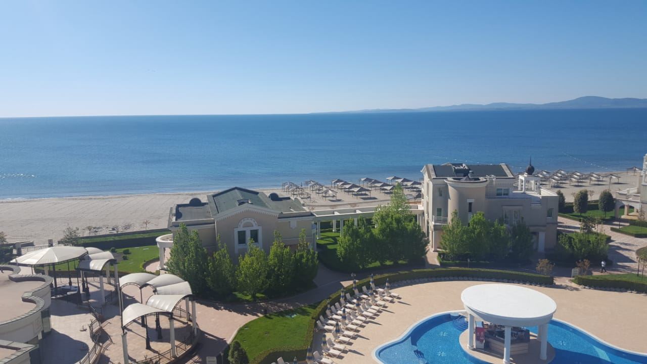 Luxuriöse Maisonette mit großer Panoramaterrasse und Meerblick in Pomorie