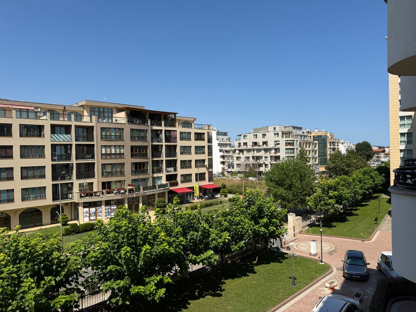 Geräumige Zweizimmerwohnung in erster Meereslinie in Pomorie