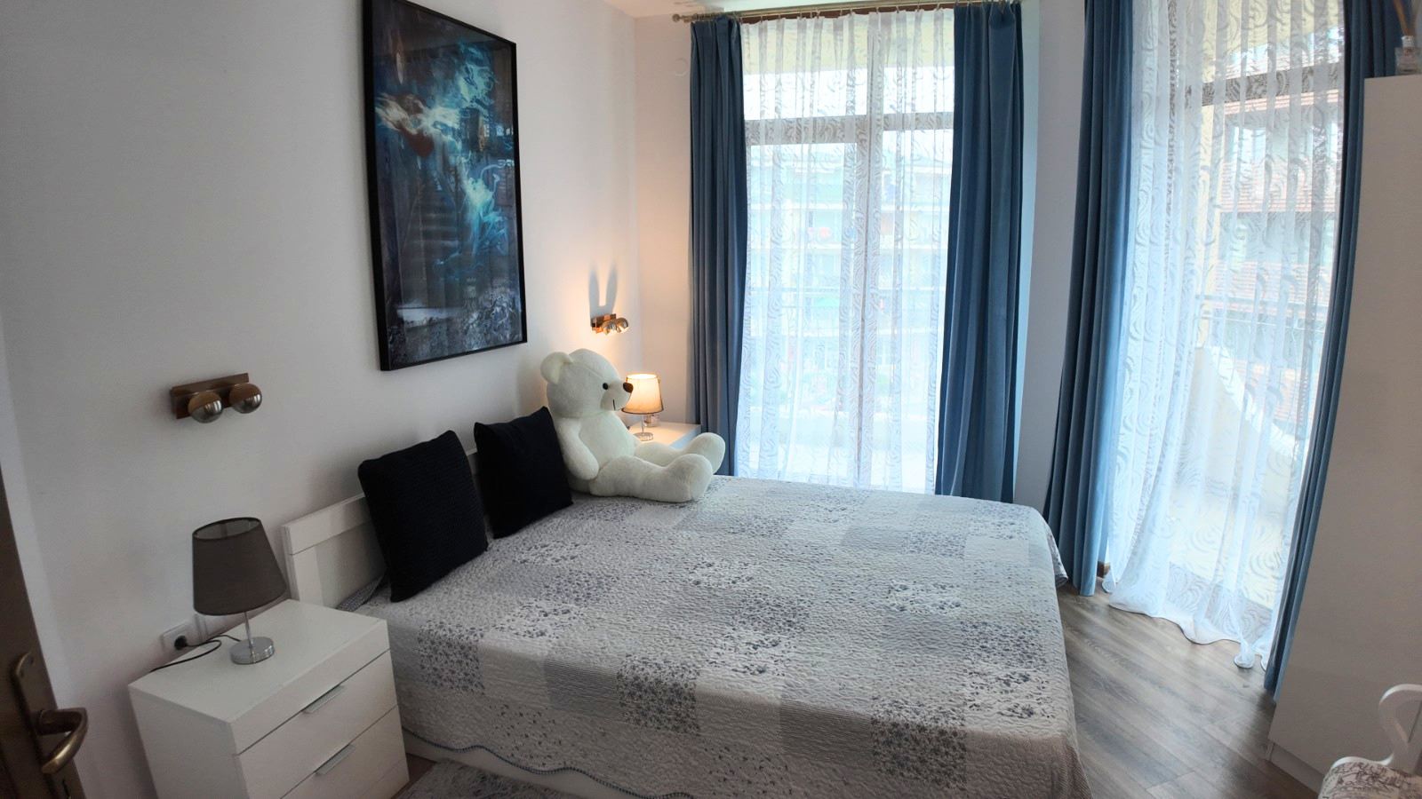 Stilvolle Wohnung mit einem Schlafzimmer in einer Anlage mit Swimmingpools und hervorragenden Annehmlichkeiten