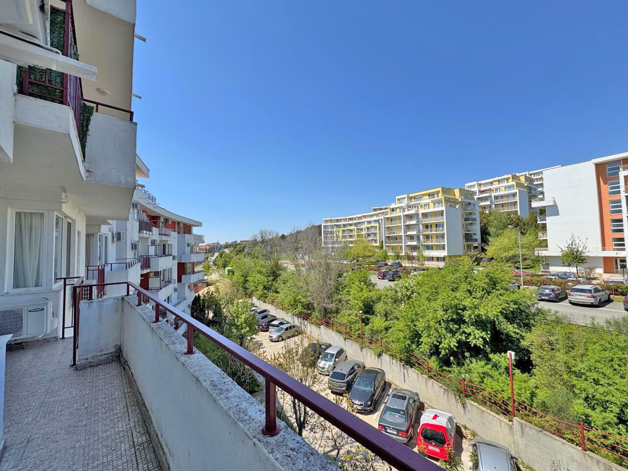 Zwei-Zimmer-Wohnung in einem Luxuskomplex in erster Meereslinie in Sveti Vlas