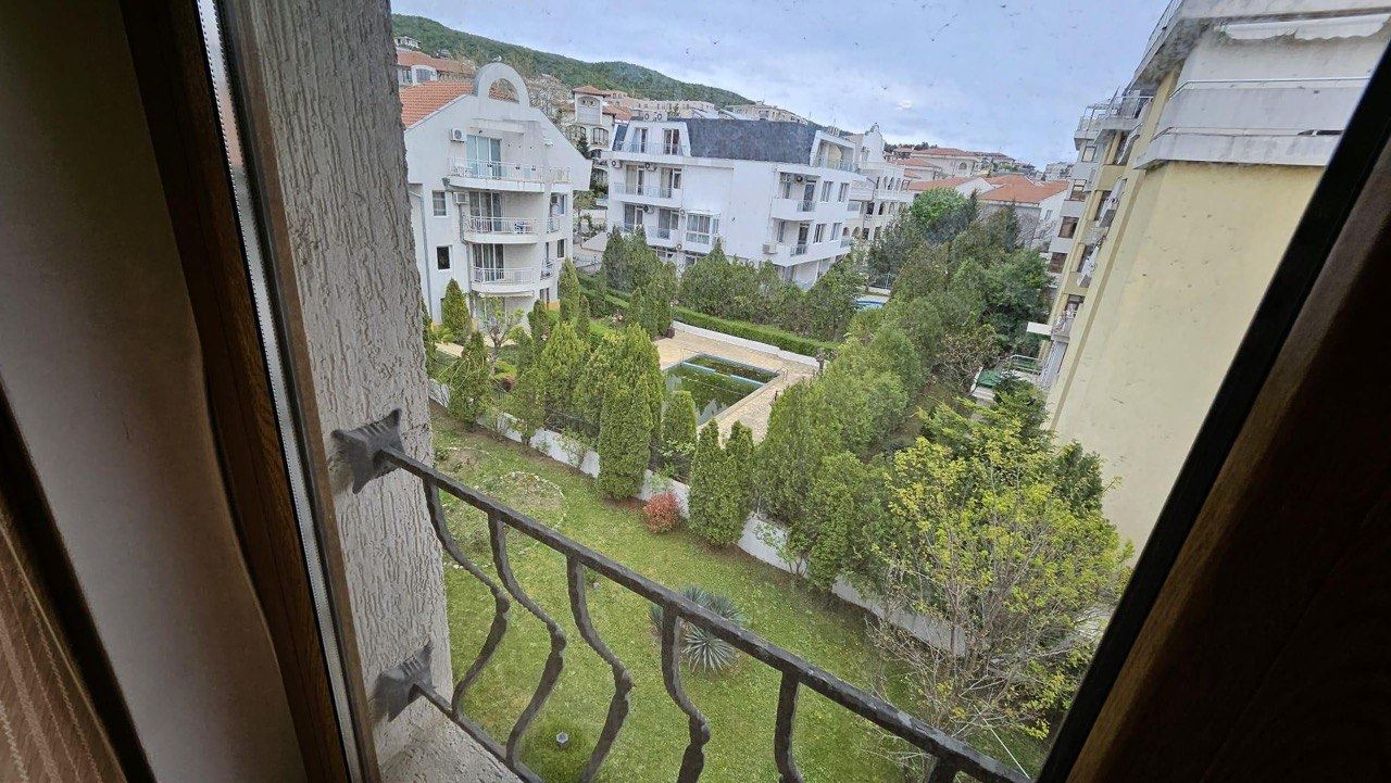 Geräumige Drei-Zimmer-Wohnung in Sveti Vlas – nur 100 m vom Strand und Yachthafen entfernt