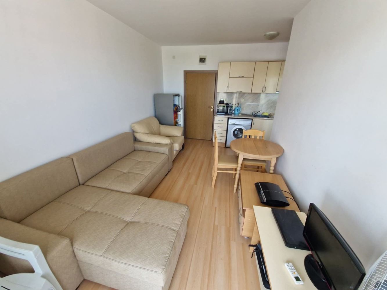Gemütliche Zweizimmerwohnung mit Blick auf den Pool in einer hervorragend gepflegten Anlage – ideal für Urlaub und Investition