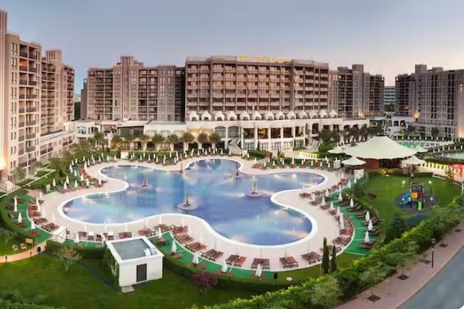 Exklusives Studio mit Garten und direktem Poolzugang – 100 m vom Meer in Sonnenstrand