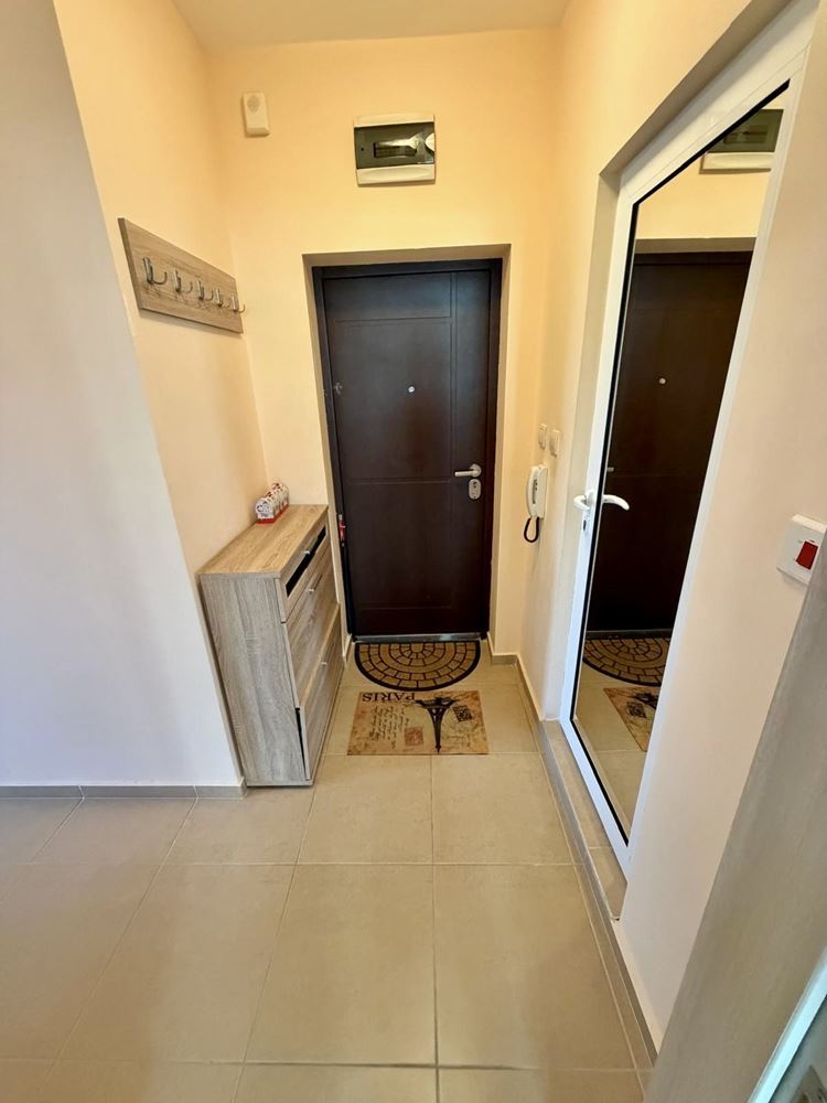 Sarafovo – Geräumige Zweizimmerwohnung mit Act 16, minimaler Instandhaltungsgebühr und kompletter Möblierung