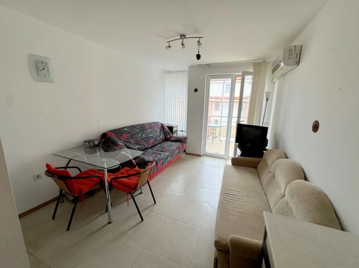Studio 50 Meter vom Meer entfernt in Ravda – eine ausgezeichnete Gelegenheit für Ihr eigenes Zuhause am Meer und als Investition