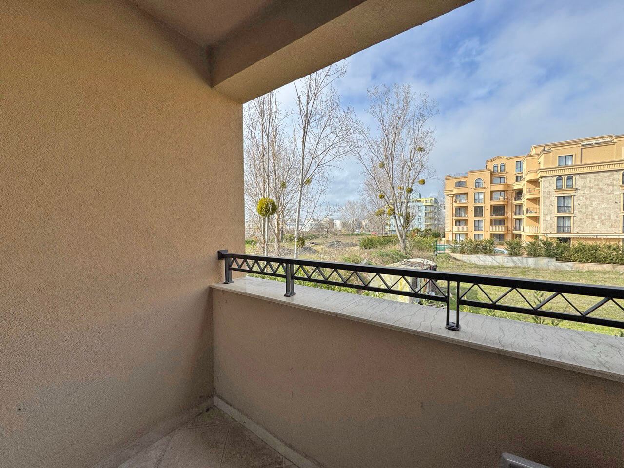 Helles Studio in Luxuskomplex – perfekter Komfort am Pool