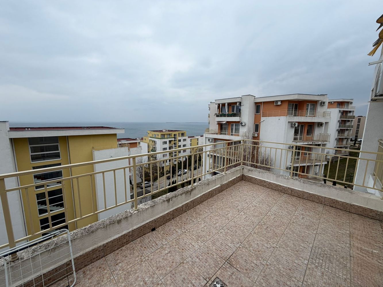 Panoramastudio mit Meerblick in Sweti Wlas – beeindruckende Lage, großflächige Anlage und erstklassige Investition