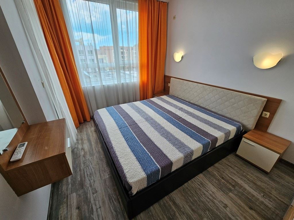 Exklusive 2-Zimmer-Wohnung mit Panoramablick auf den Pool in Sonnenstrand