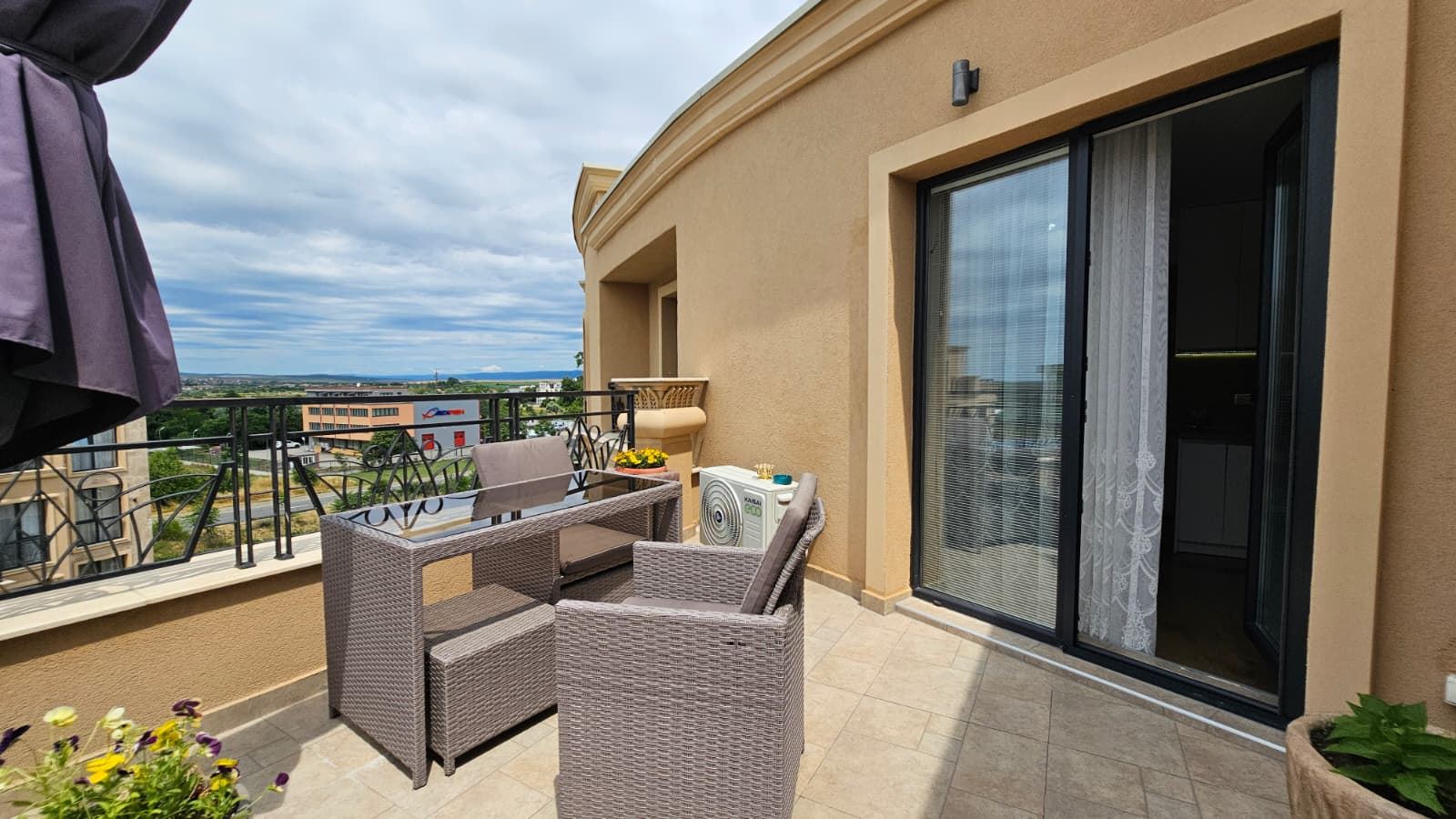 Geräumiges Penthouse mit Panoramaterrasse und Sauna in einer modernen Wohnanlage in Sonnenstrand